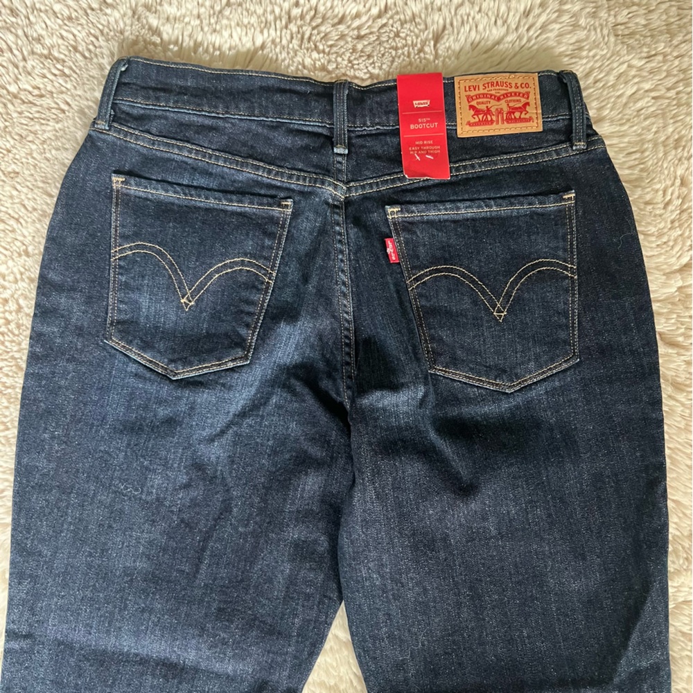 NWT Levi's 515 BOOTCUT Mid Rise Jeans - Size 6 Short W28 L30 - Picture 12 of 14